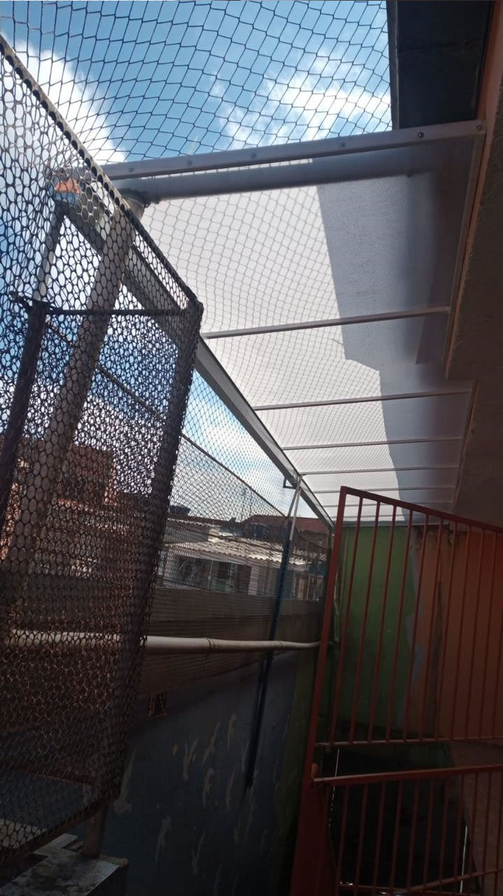 1.	C.C.A JARDIM SILVEIRA: CONCLUÍDA A INSTALAÇÃO DE TOLDO SOBRE ESCADA EXTERNA PARA O ANDAR SUPERIOR DO IMÓVEL, CONFORME SOLICITAÇÃO DA PREFEITURA .: 